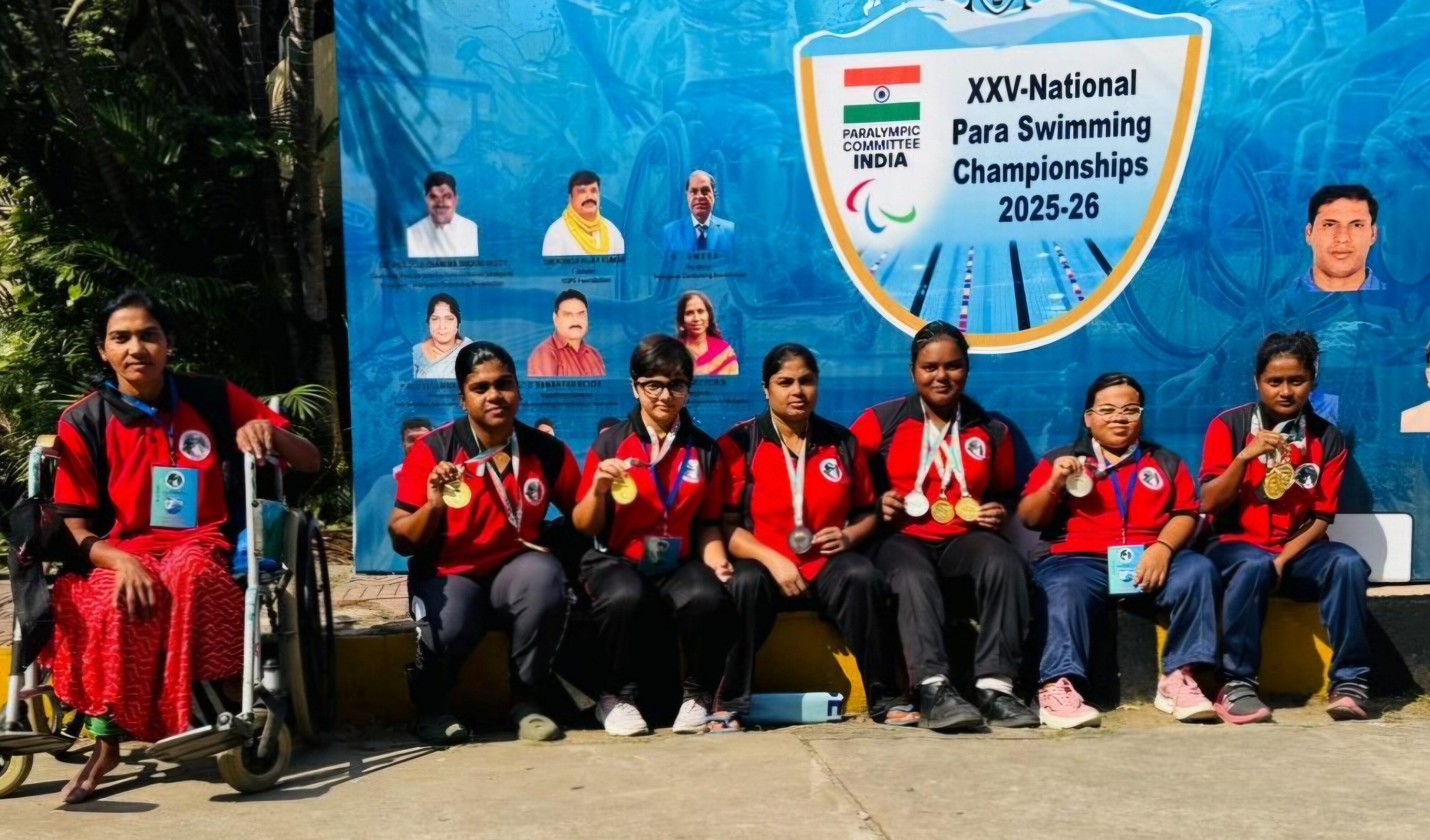 সাঁতারে ২৬ টি সোনা জয় বাংলার